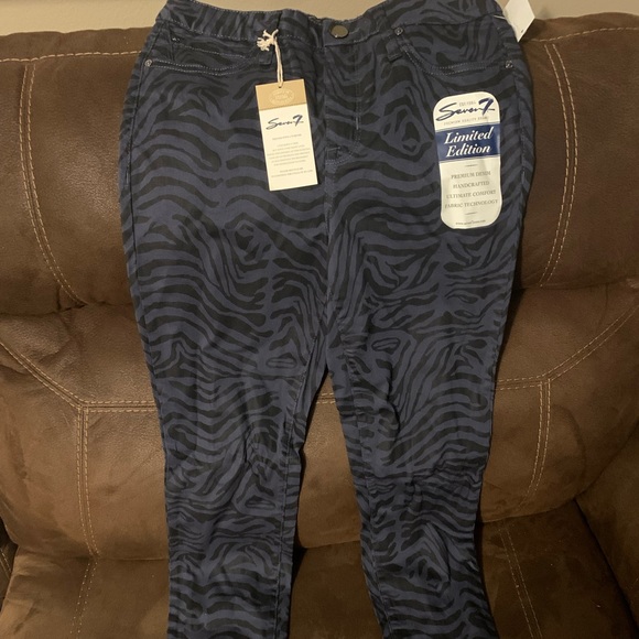 SEVEN7 Zebra Print High-Rise Stretch Denim Jeans - Picture 3 of 3